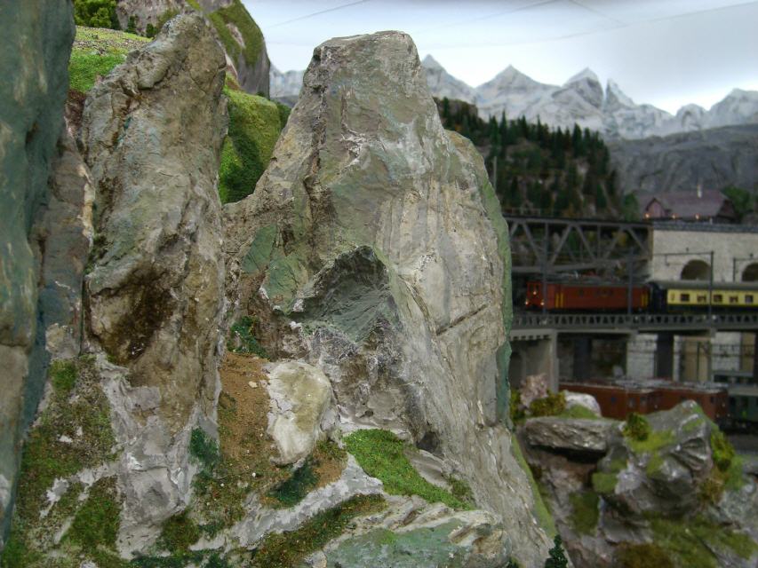 �und die Felsen zum Greifen nah wieder eingemauert.